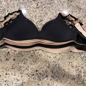 7 Soma Vanishing 360 Wireless Bras